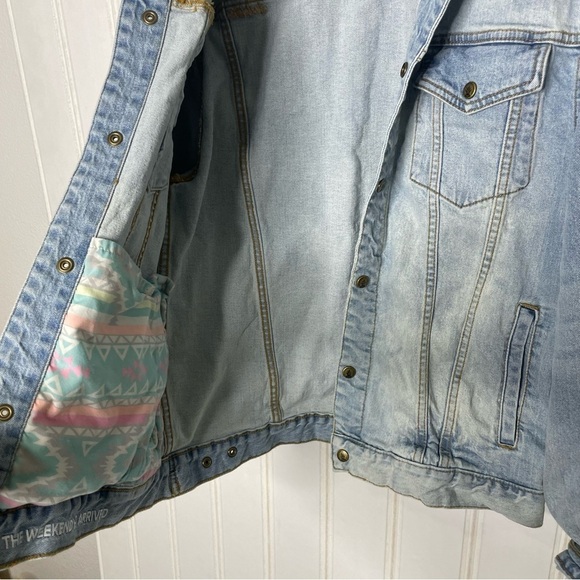 Chubbies Trucker Jean Jacket Light Acid Washed Blue 651 - Picture 8 of 8